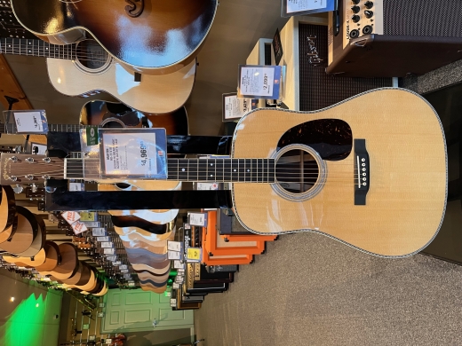 Store Special Product - Martin Guitars - HD-35 V18